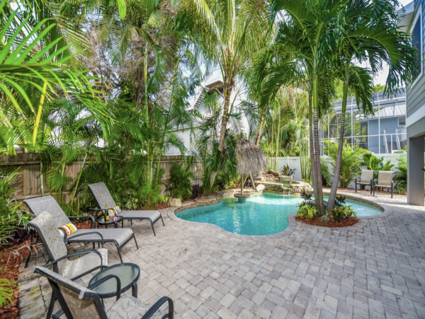 6 Bedroom No Roads to Cross to Beach Anna Maria Rental